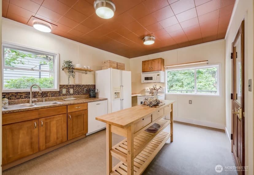 Property photo for 2623 39th Avenue Sw, Seattle photo 9