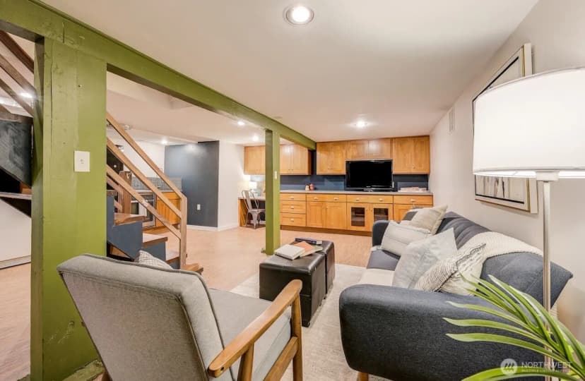 Property photo for 2623 39th Avenue Sw, Seattle photo 22