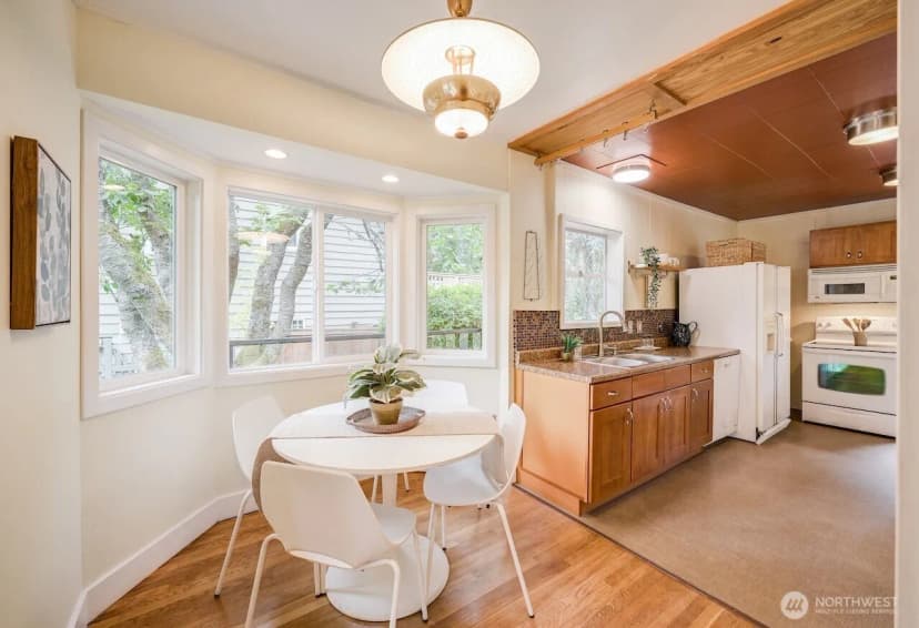 Property photo for 2623 39th Avenue Sw, Seattle photo 6