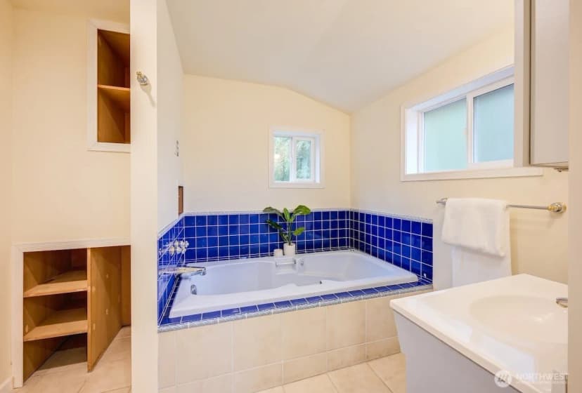 Property photo for 2623 39th Avenue Sw, Seattle photo 17