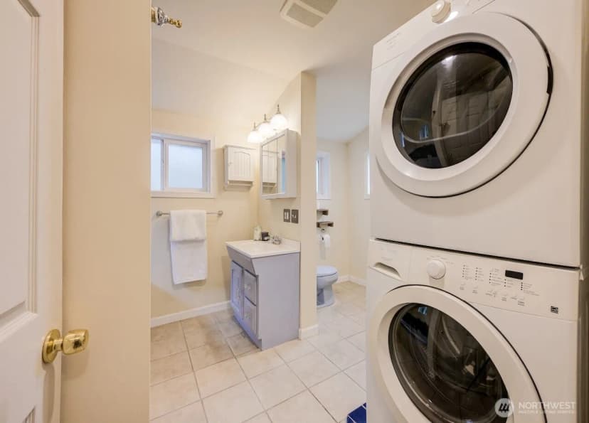 Property photo for 2623 39th Avenue Sw, Seattle photo 15