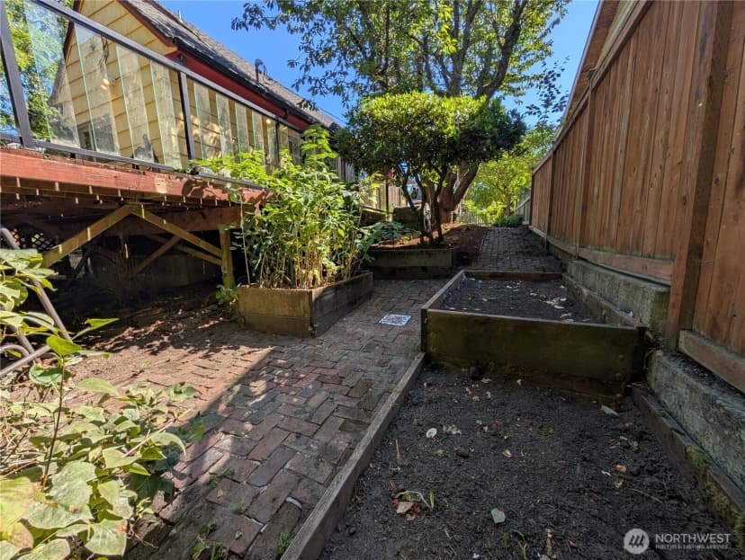 Property photo for 2623 39th Avenue Sw, Seattle photo 28