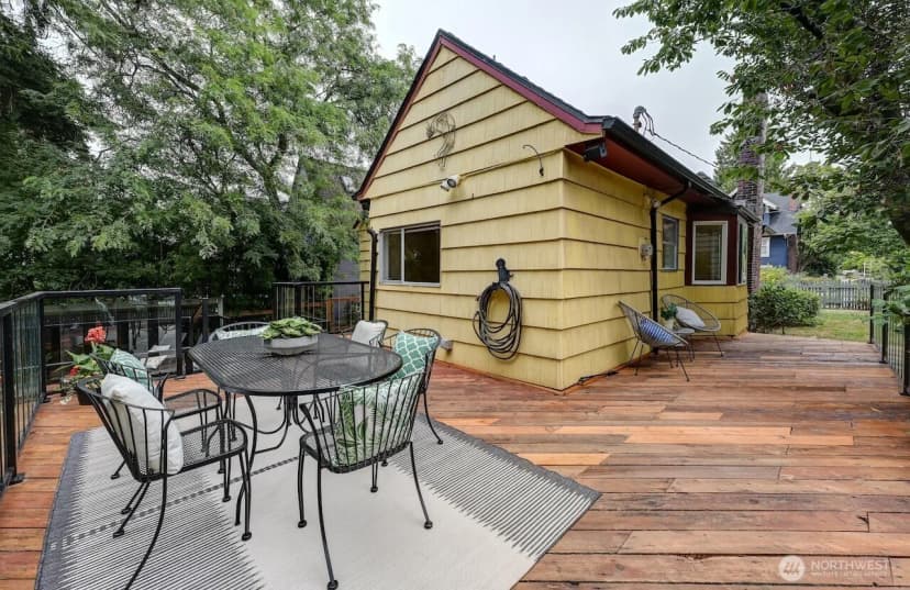 Property photo for 2623 39th Avenue Sw, Seattle photo 25