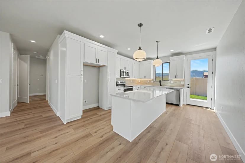Property photo for 562 S Oasis Loop, East Wenatchee photo 10