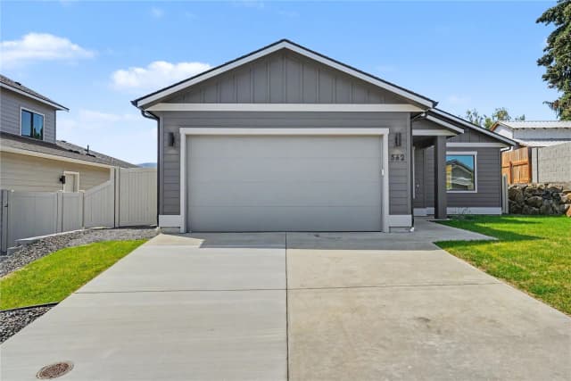 Property photo for 562 S Oasis Loop, East Wenatchee photo 2