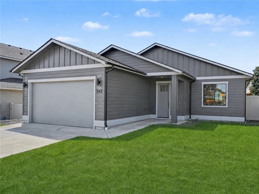 Property photo for 562 S Oasis Loop, East Wenatchee