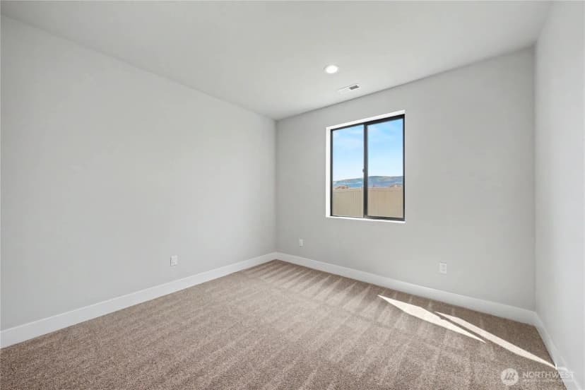Property photo for 562 S Oasis Loop, East Wenatchee photo 26