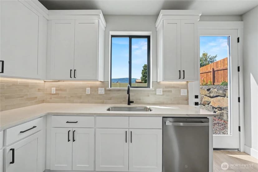 Property photo for 562 S Oasis Loop, East Wenatchee photo 16