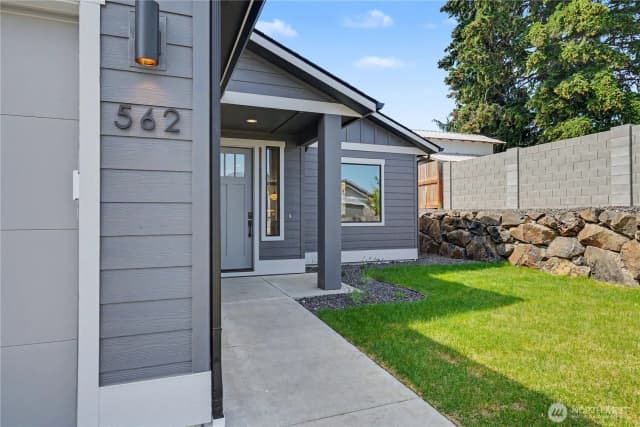 Property photo for 562 S Oasis Loop, East Wenatchee photo 3