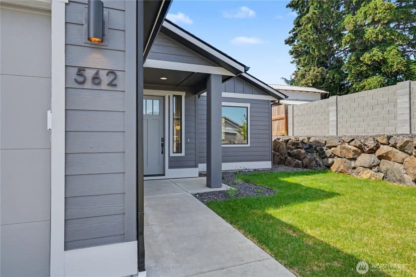 Property photo for 562 S Oasis Loop, East Wenatchee photo 3
