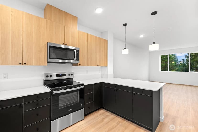 Property photo for 1411 Sw 111th Lane, Seattle photo 5
