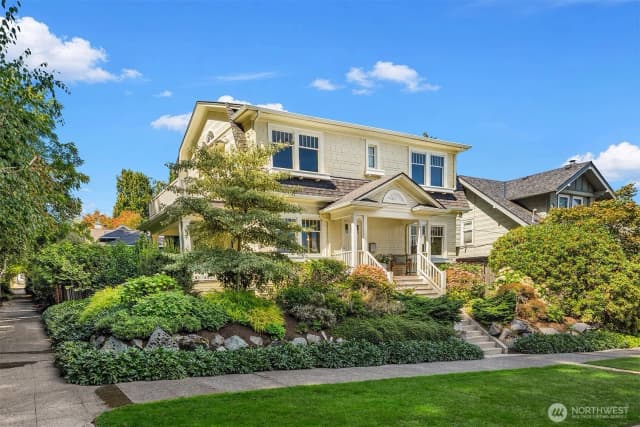 Property photo for 1803 36th Avenue, Seattle photo 4