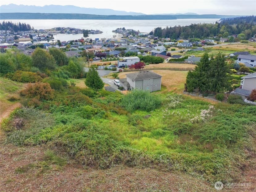 Property photo for 38063 Fawn Road Ne, Hansville
