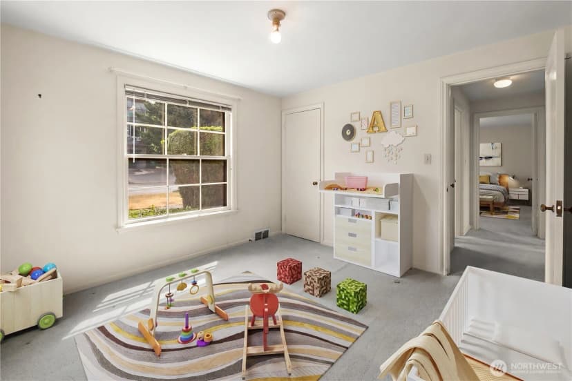 Property photo for 4311 Greenwood Avenue N, Seattle photo 12