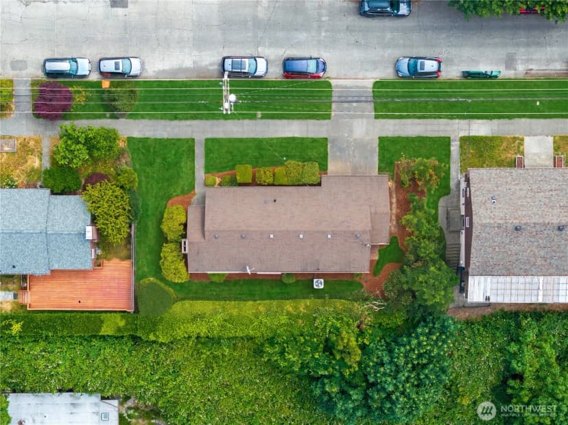 Property photo for 4311 Greenwood Avenue N, Seattle photo 28