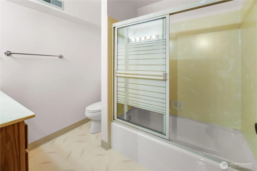 Property photo for 4311 Greenwood Avenue N, Seattle photo 22