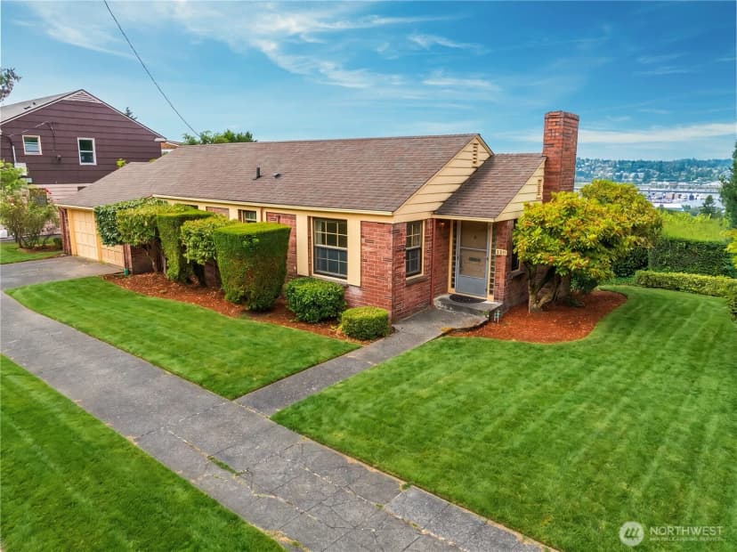 Property photo for 4311 Greenwood Avenue N, Seattle photo 26
