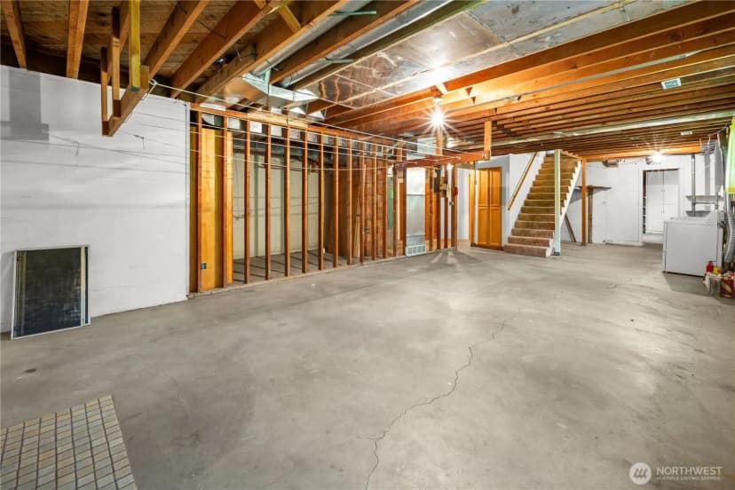 Property photo for 4311 Greenwood Avenue N, Seattle photo 17