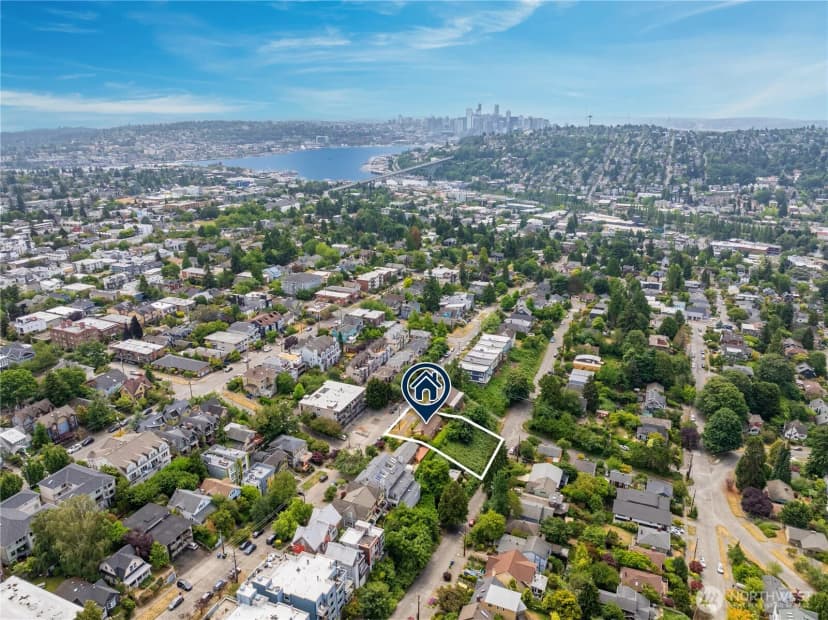 Property photo for 4311 Greenwood Avenue N, Seattle photo 29