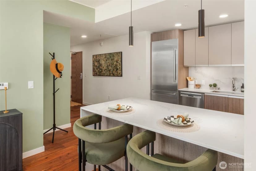 Property photo for 800 Columbia Street #2305, Seattle photo 5
