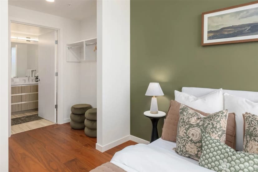 Property photo for 800 Columbia Street #2305, Seattle photo 13