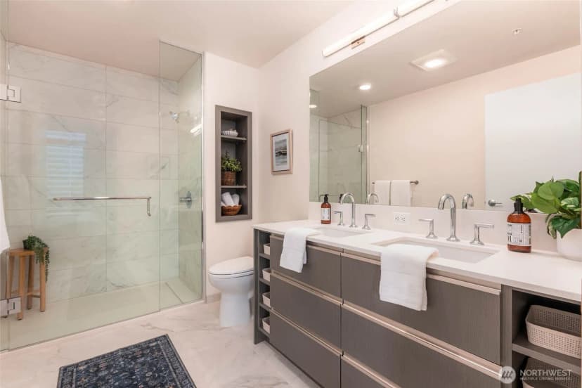 Property photo for 800 Columbia Street #3201, Seattle photo 16