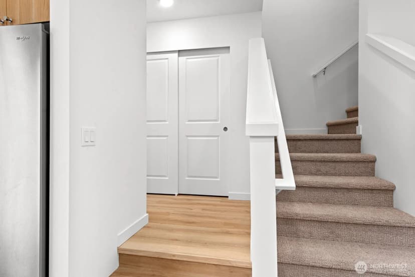 Property photo for 1419 Sw 111th Lane, Seattle photo 21