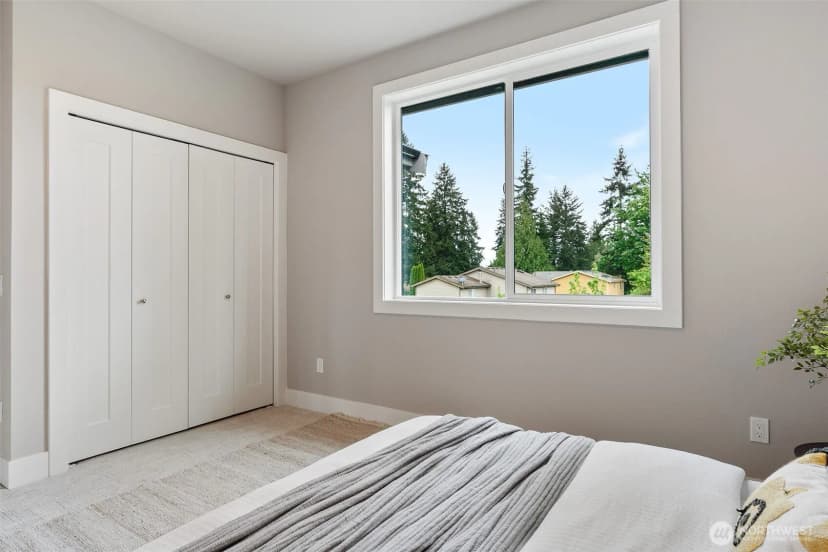 Property photo for 7825 Ne 143rd Street, Kirkland photo 30