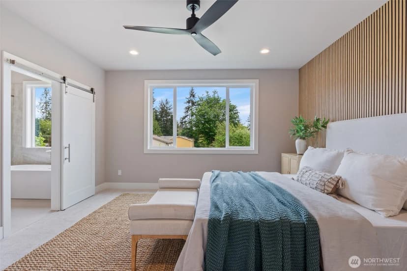 Property photo for 7825 Ne 143rd Street, Kirkland photo 22