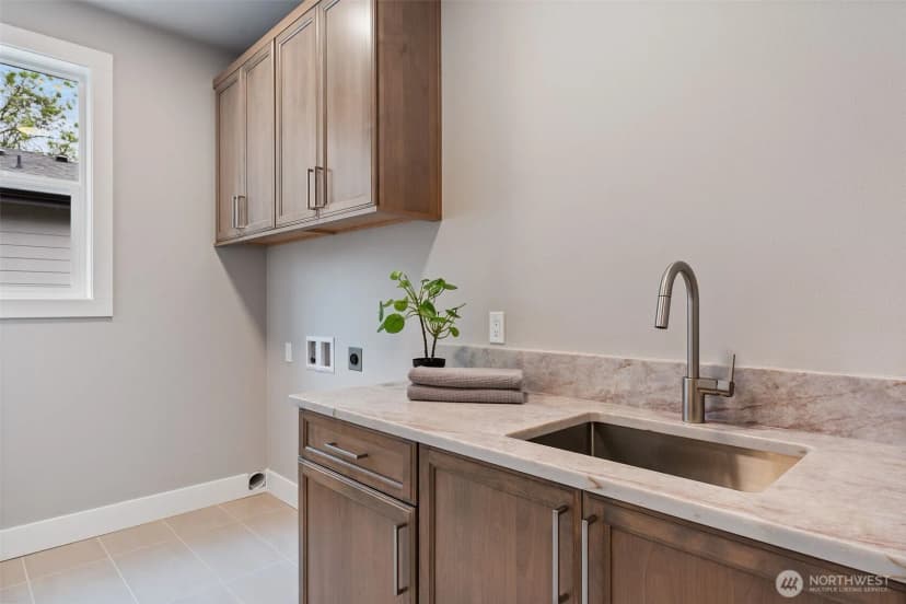 Property photo for 7825 Ne 143rd Street, Kirkland photo 31