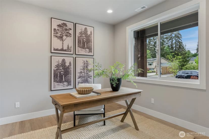Property photo for 7825 Ne 143rd Street, Kirkland photo 4