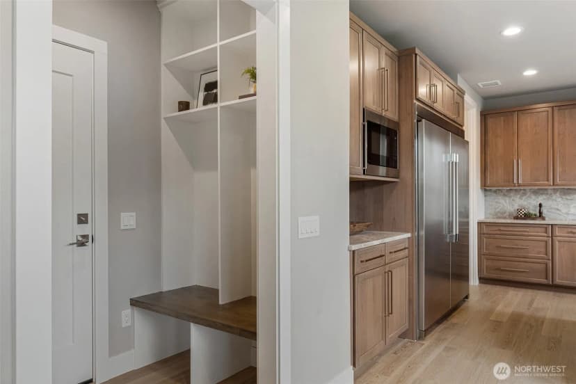 Property photo for 7825 Ne 143rd Street, Kirkland photo 6