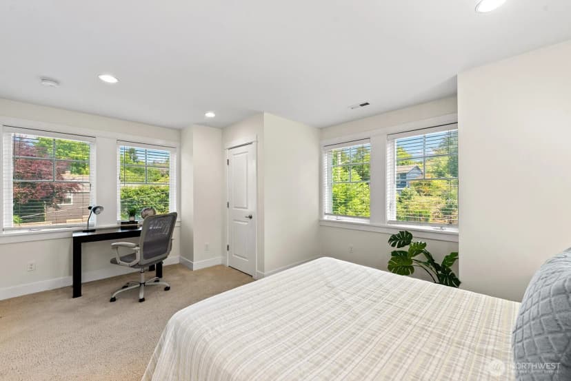 Property photo for 6555 51st Avenue S, Seattle photo 25