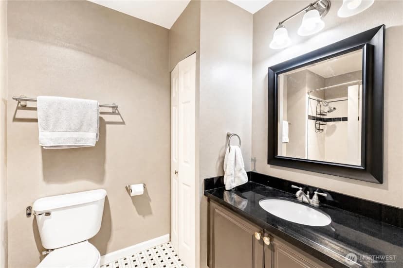 Property photo for 524 6th Avenue W #302, Seattle photo 12