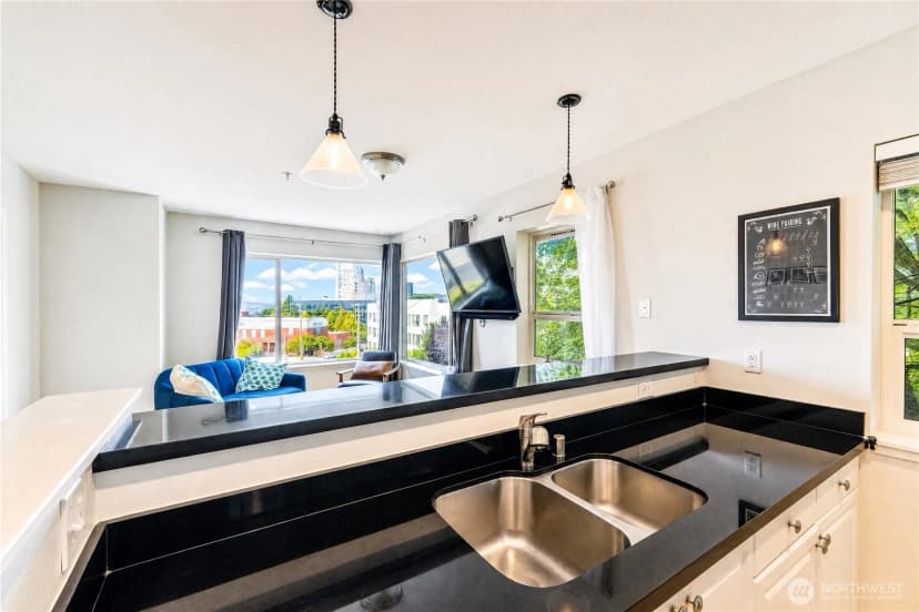 Property photo for 524 6th Avenue W #302, Seattle photo 8