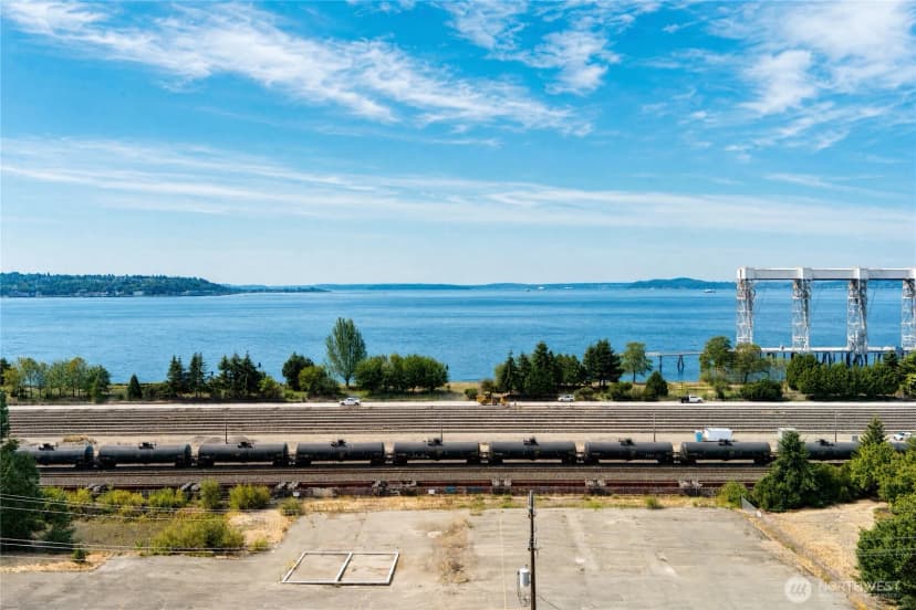 Property photo for 524 6th Avenue W #302, Seattle photo 17