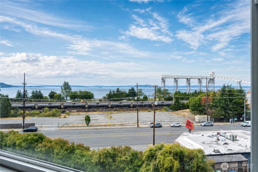 Property photo for 524 6th Avenue W #302, Seattle photo 15