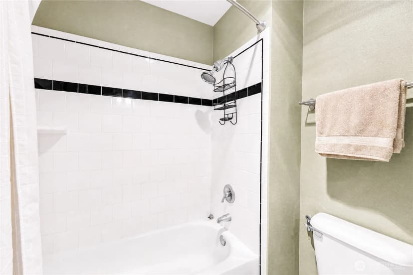 Property photo for 524 6th Avenue W #302, Seattle photo 13