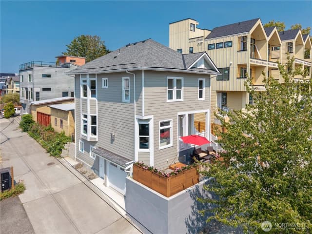 Property photo for 2216 E Fir Street, Seattle photo 3