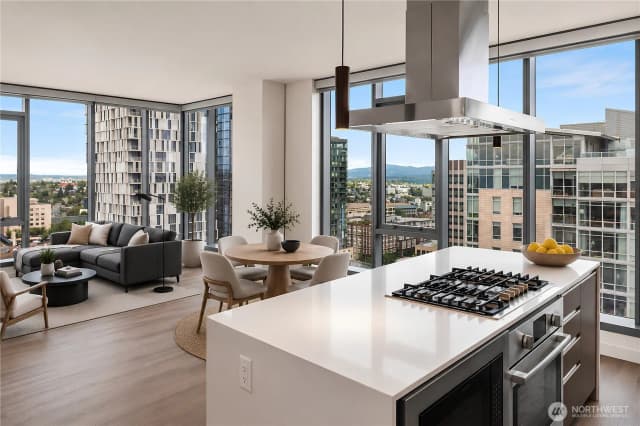 Property photo for 800 Columbia Street #2906, Seattle