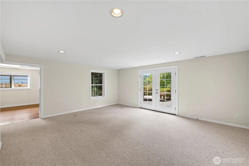 Property photo for 2618 Washington Boulevard, Anacortes photo 22