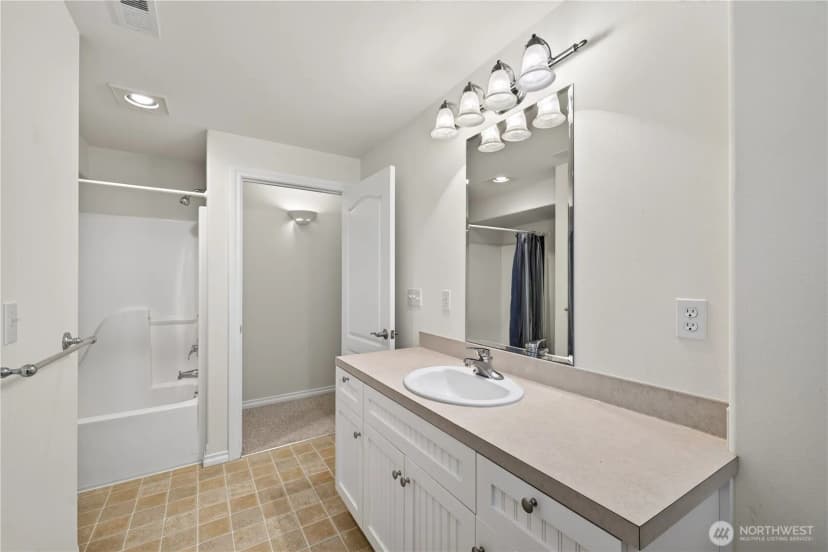 Property photo for 2618 Washington Boulevard, Anacortes photo 28