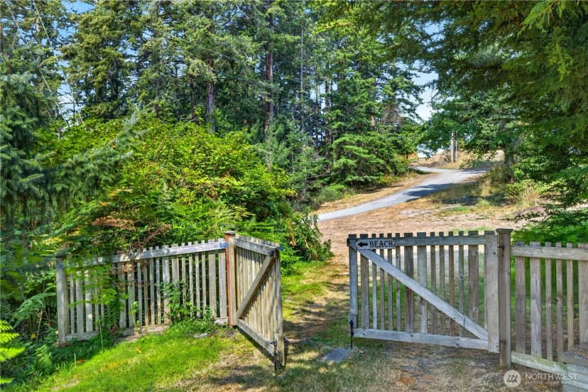 Property photo for 2618 Washington Boulevard, Anacortes photo 35