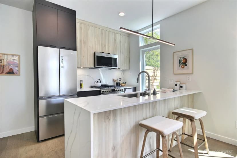Property photo for 811 Ne 90th Street, Seattle photo 3