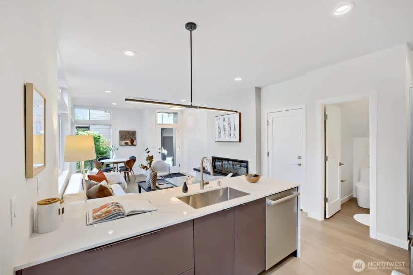 Property photo for 811 Ne 90th Street, Seattle photo 5