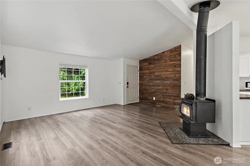 Property photo for 19706 215th Street E, Orting photo 9