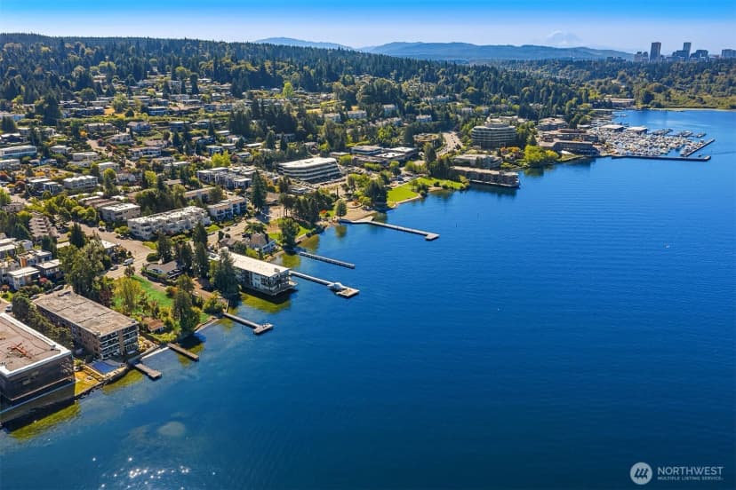 Property photo for 6211 Lake Washington Boulevard Ne, Kirkland photo 10