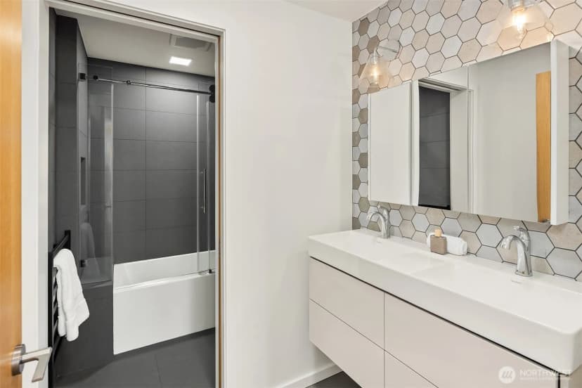 Property photo for 999 110th Avenue Ne #300, Bellevue photo 31