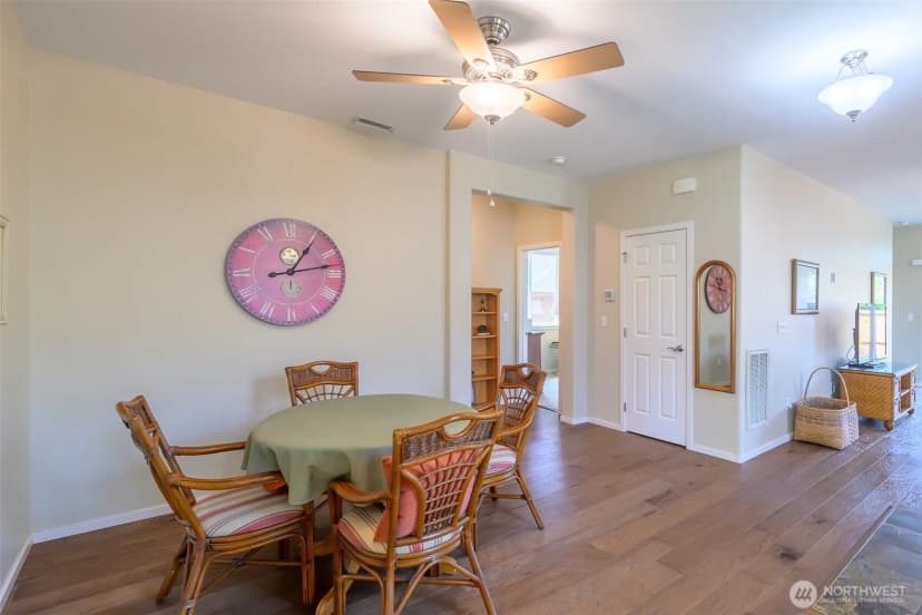 Property photo for 4933 Bend Drive Ne, Lacey photo 13