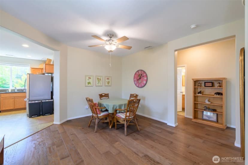Property photo for 4933 Bend Drive Ne, Lacey photo 16